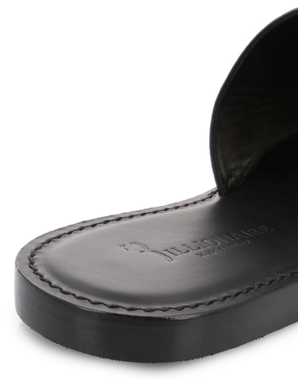 Sandals Flat Crest