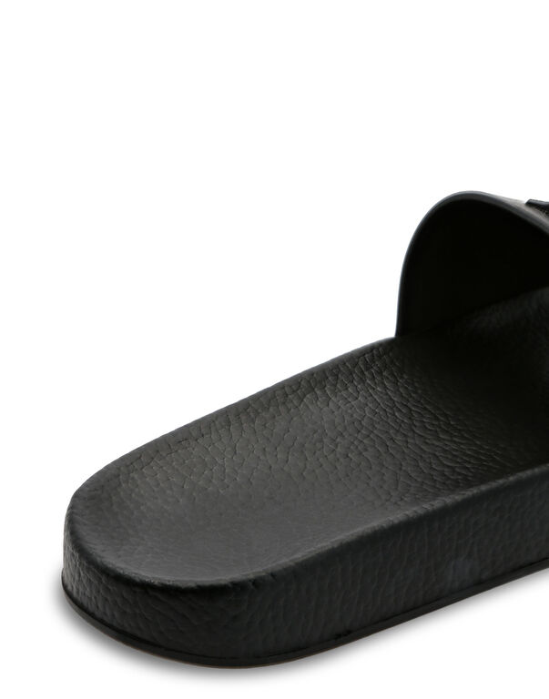 Flat gummy sandals Crest